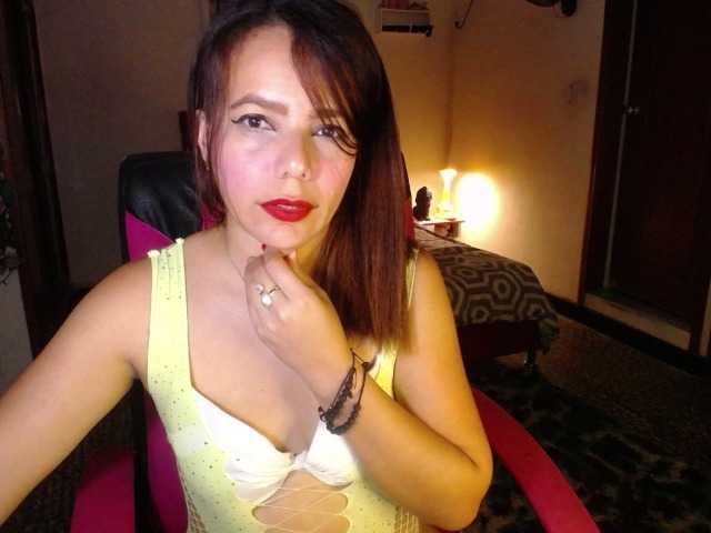 danielle-rose's BongaCams show and profile