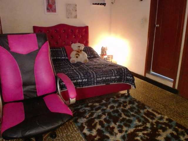 danielle-rose's BongaCams show and profile