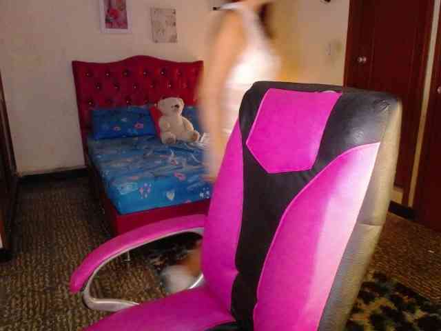 danielle-rose webcam