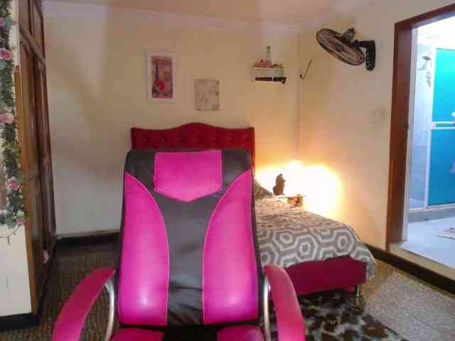 danielle-rose webcam