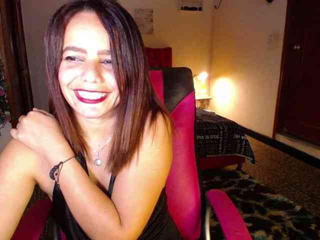 danielle-rose Live Webcam on BongaCams