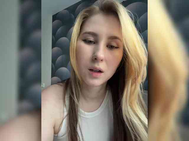 AveryLove webcam