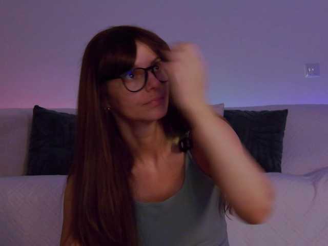 LilyRoselyn's BongaCams show and profile