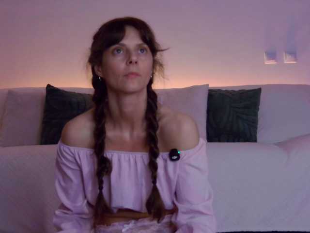 LilyRoselyn's BongaCams show and profile