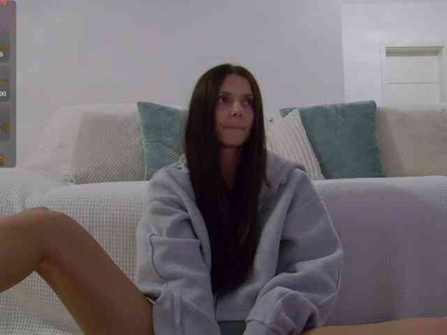 LilyRoselyn webcam