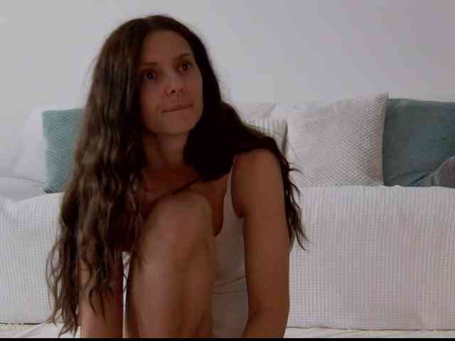 LilyRoselyn webcam