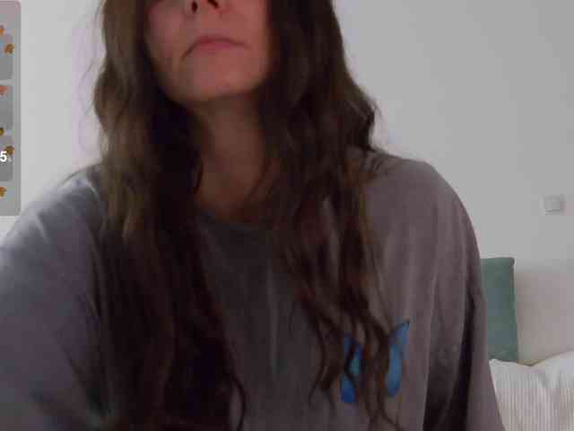 LilyRoselyn webcam