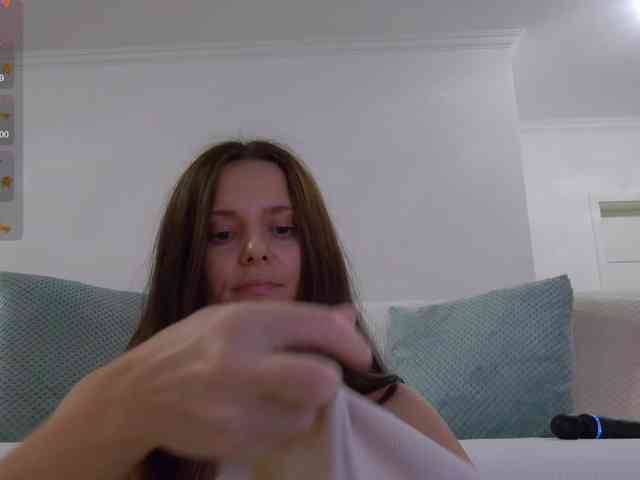 LilyRoselyn webcam