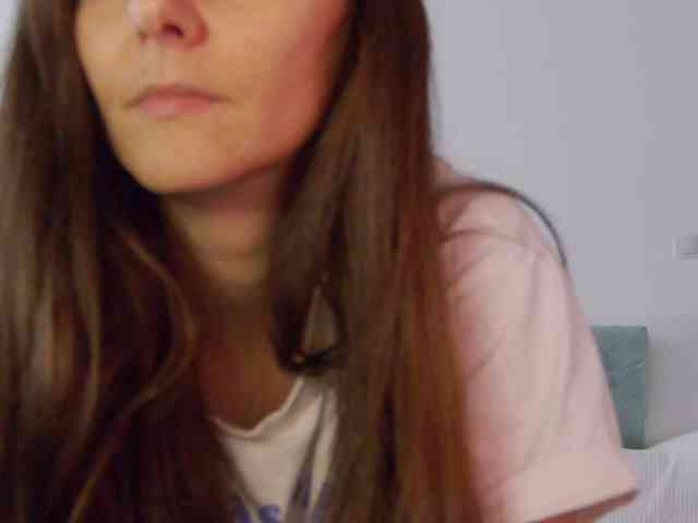 LilyRoselyn webcam