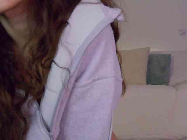 LilyRoselyn webcam