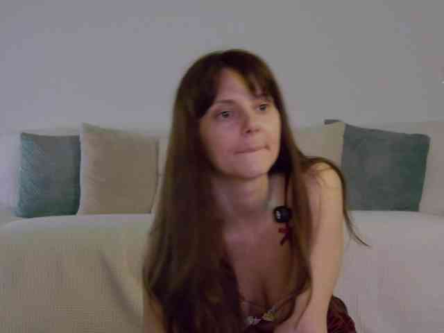 LilyRoselyn webcam