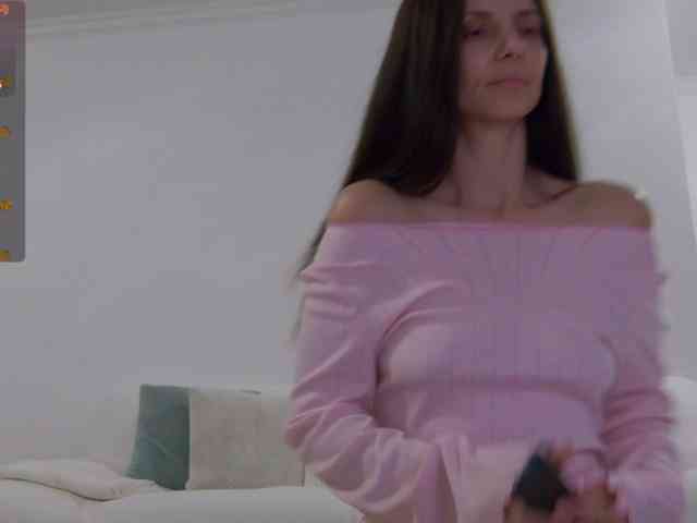 LilyRoselyn webcam