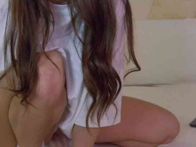 LilyRoselyn webcam