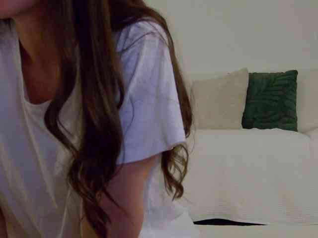 LilyRoselyn webcam