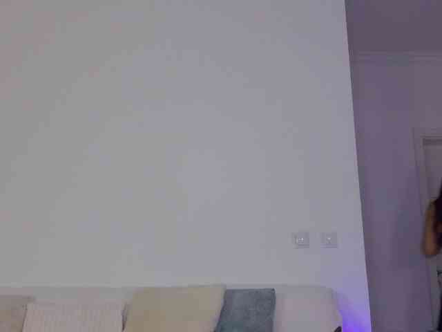LilyRoselyn webcam