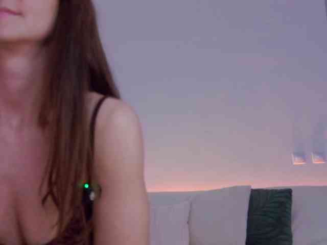 LilyRoselyn Live Webcam on BongaCams