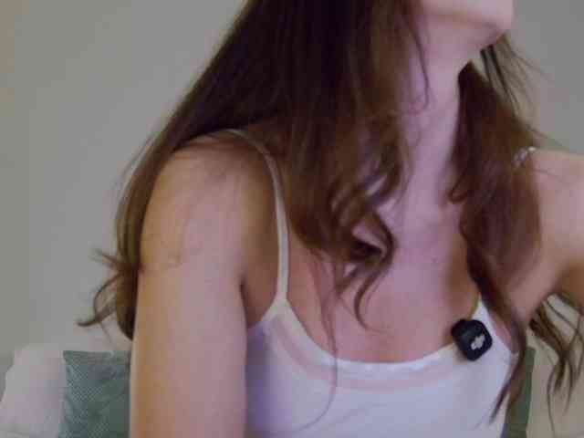 LilyRoselyn webcam