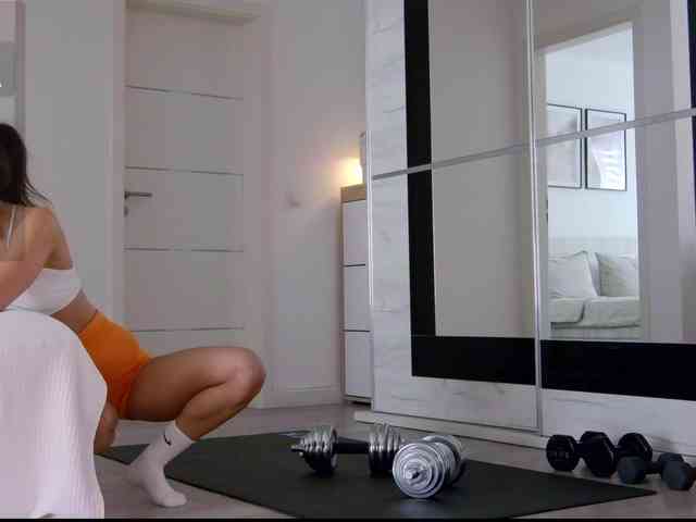 LilyRoselyn webcam
