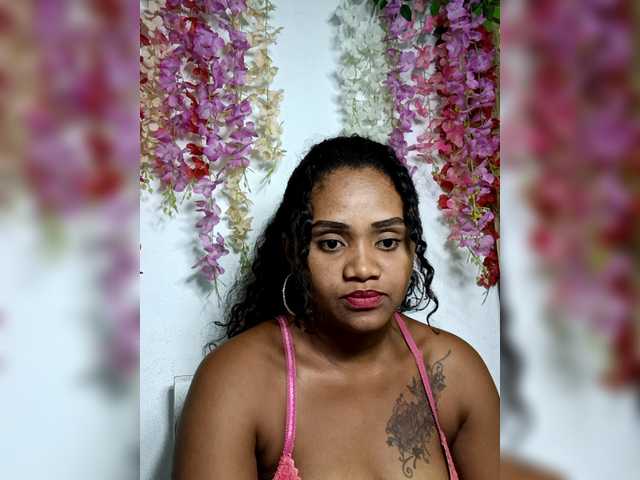 Julianna-1's BongaCams show and profile