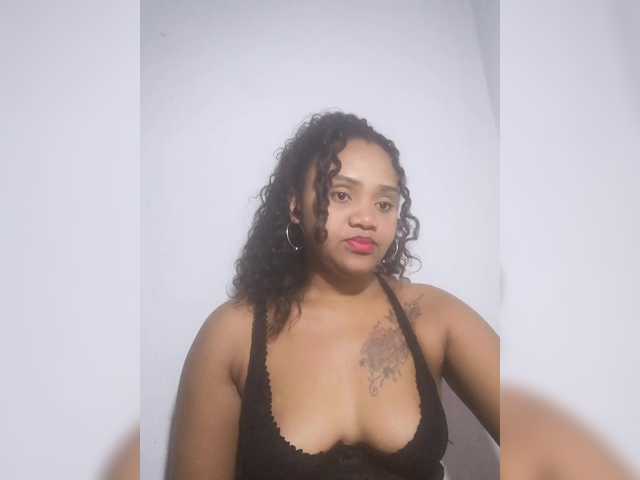  Julianna-1 chat room