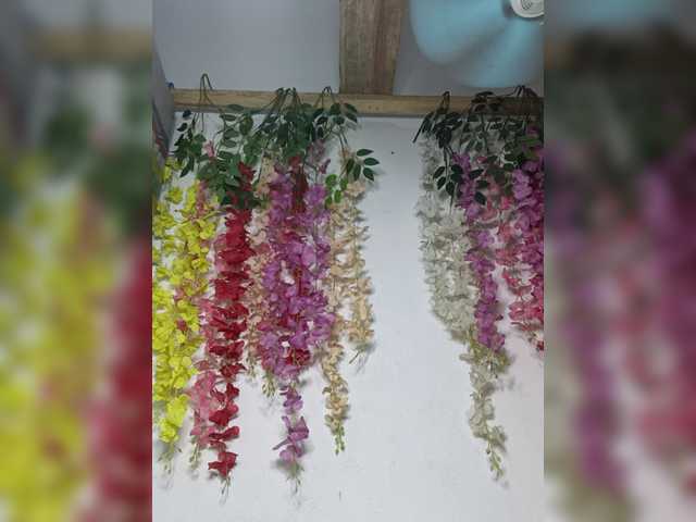 Julianna-1's BongaCams show and profile