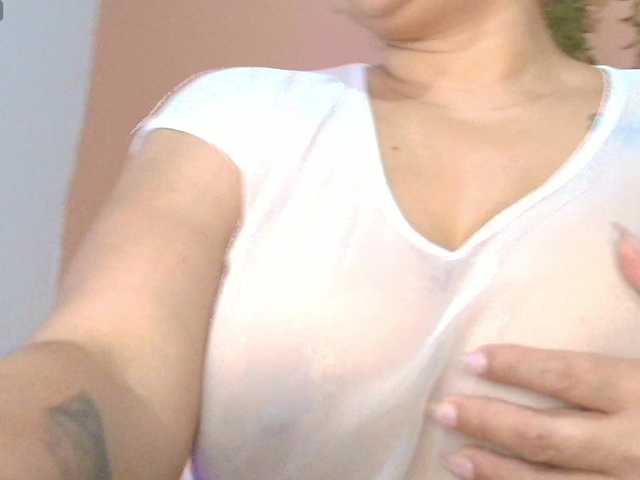 Linda-Evanss's BongaCams show and profile