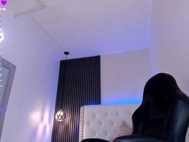 aliscollins's BongaCams show and profile