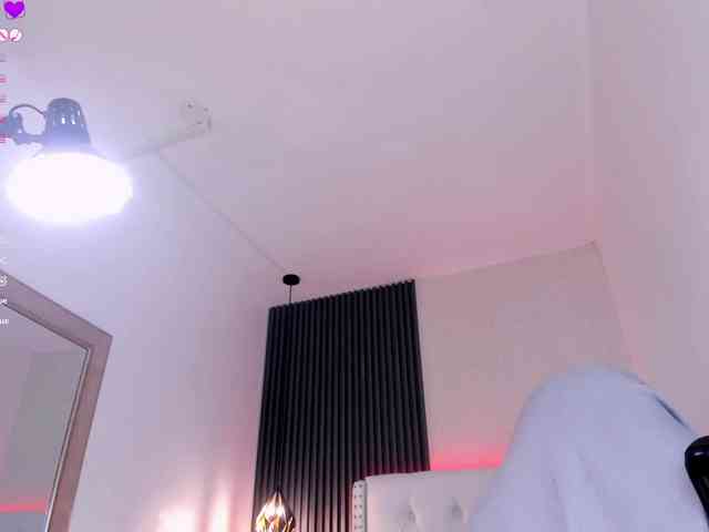 aliscollins Live Webcam on BongaCams