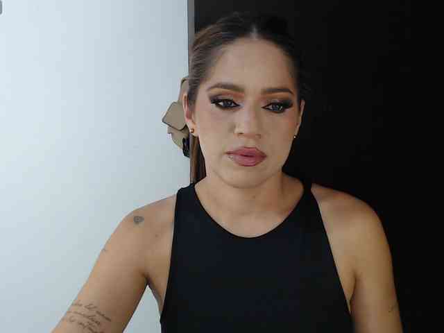 Melanny-gil Live Webcam on BongaCams