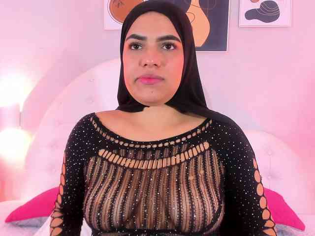 mhia-paris Live Webcam on BongaCams
