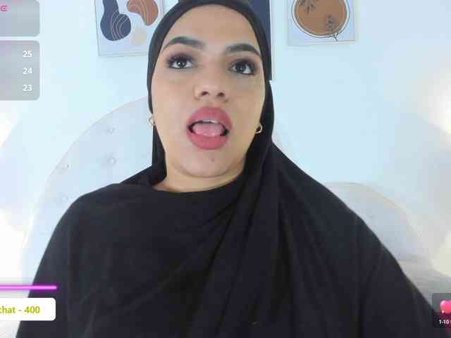 mhia-paris Live Webcam on BongaCams