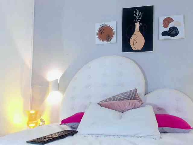 Umarani_ webcam