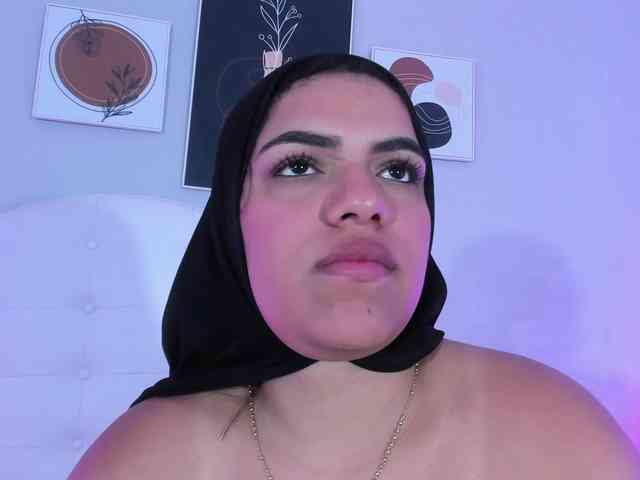 adult cam Mhia-paris