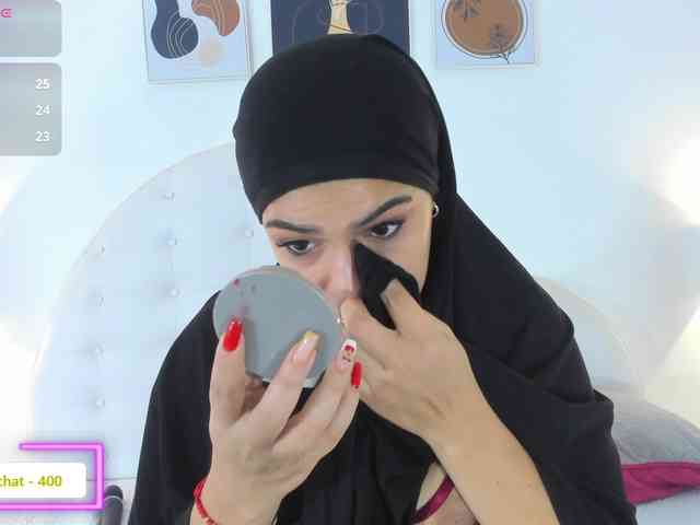 mhia-paris Live Webcam on BongaCams