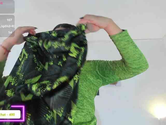 mhia-paris Live Webcam on BongaCams