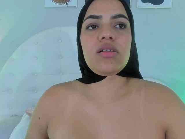 mhia-paris's webcam live show