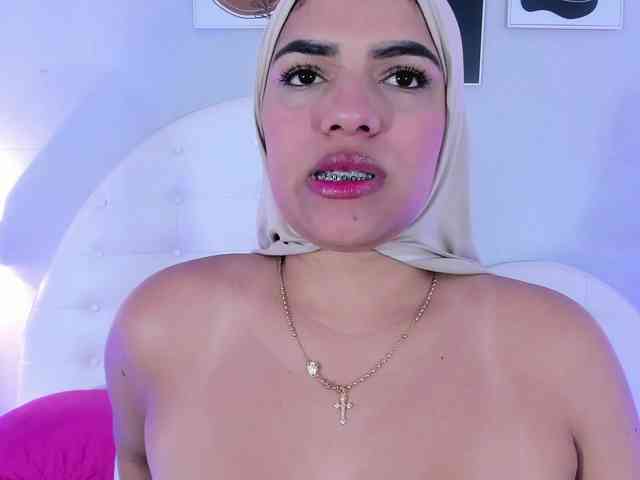 mhia-paris Live Webcam on BongaCams