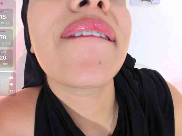 mhia-paris Live Webcam on BongaCams