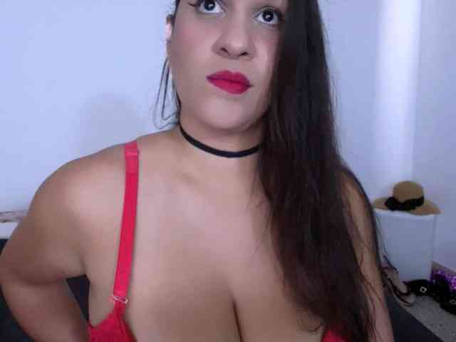 AndreaBigboobs webcam