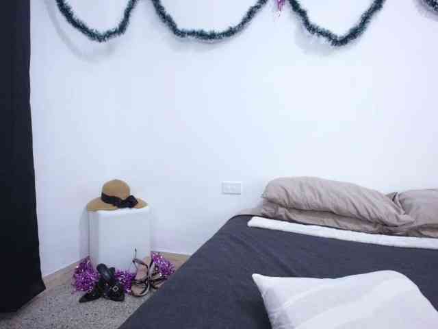 AndreaBigboobs webcam