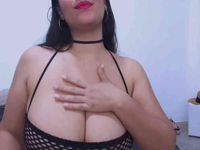 AndreaBigboobs webcam