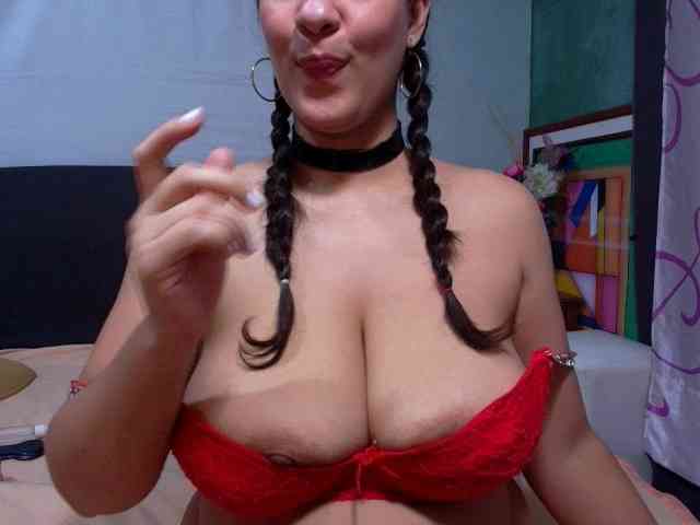 AndreaBigboobs webcam