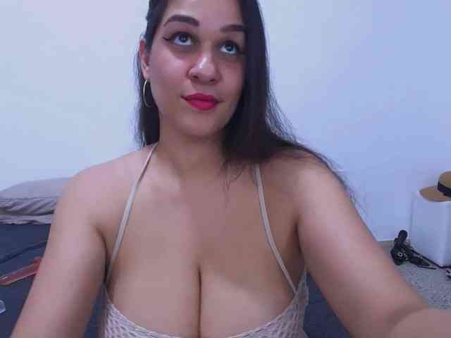 AndreaBigboobs webcam