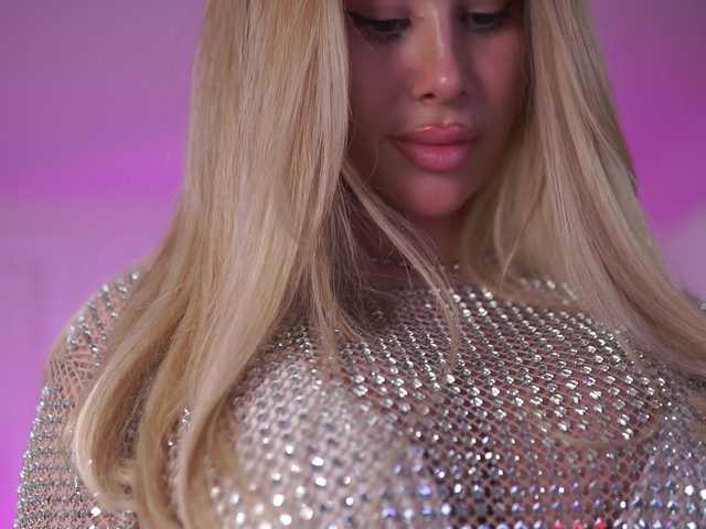 EvaZane's BongaCams show and profile