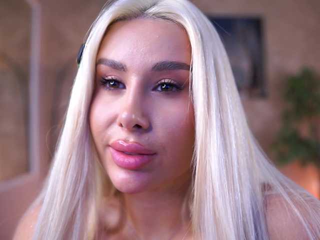 EvaZane's BongaCams show and profile