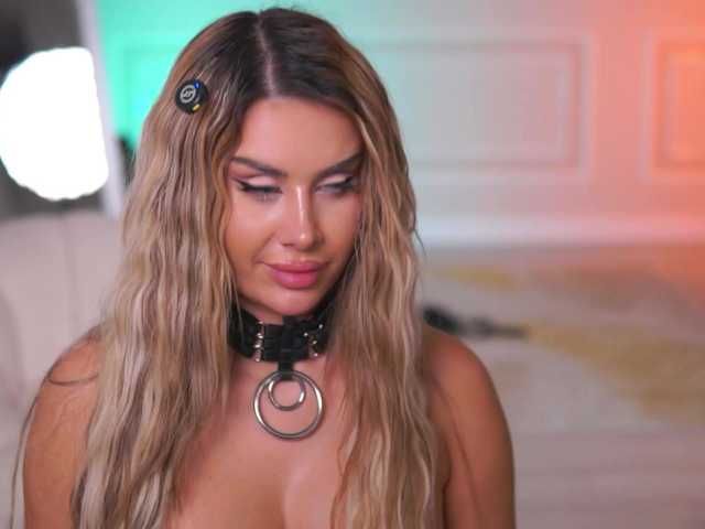 EvaZane's BongaCams show and profile