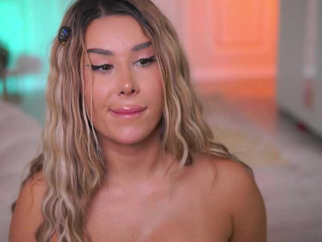 EvaZane's BongaCams show and profile