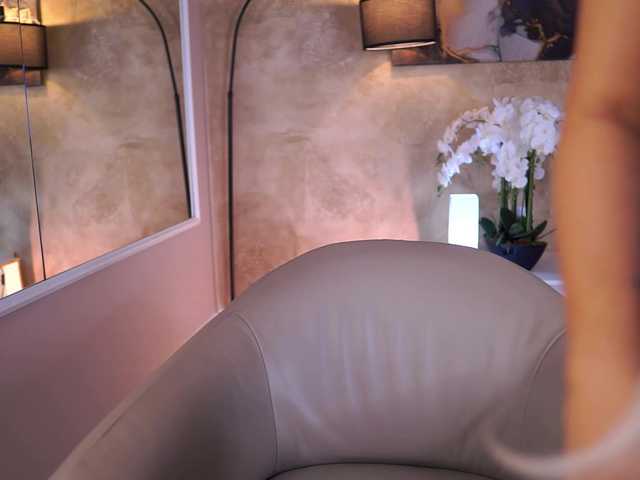 EvaZane's BongaCams show and profile