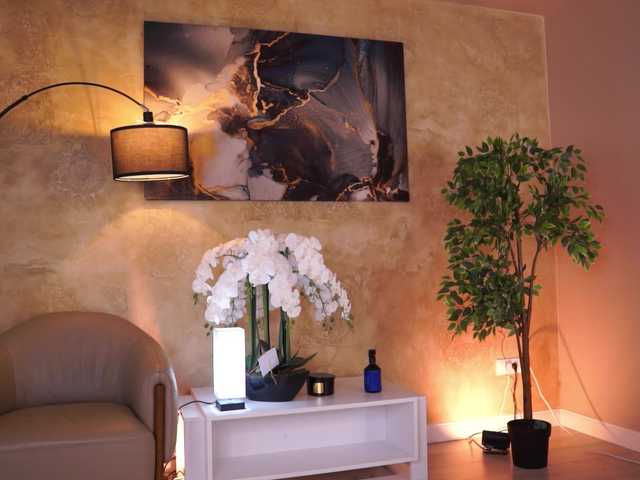 EvaZane's BongaCams show and profile