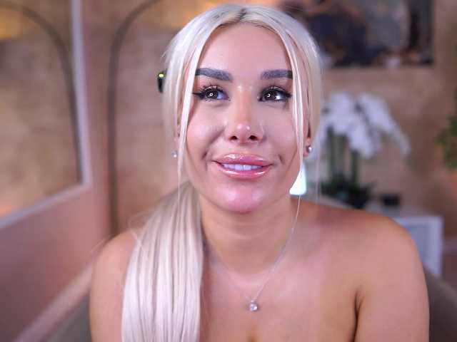 EvaZane's BongaCams show and profile